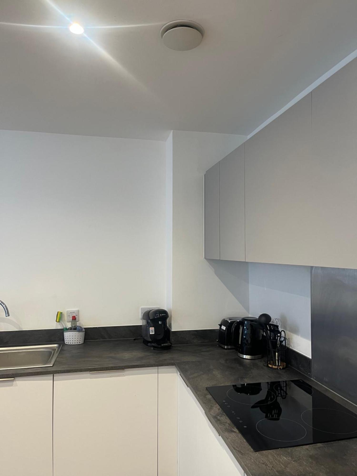 Modern 2-bed In Jewellery Quarter Apartment *