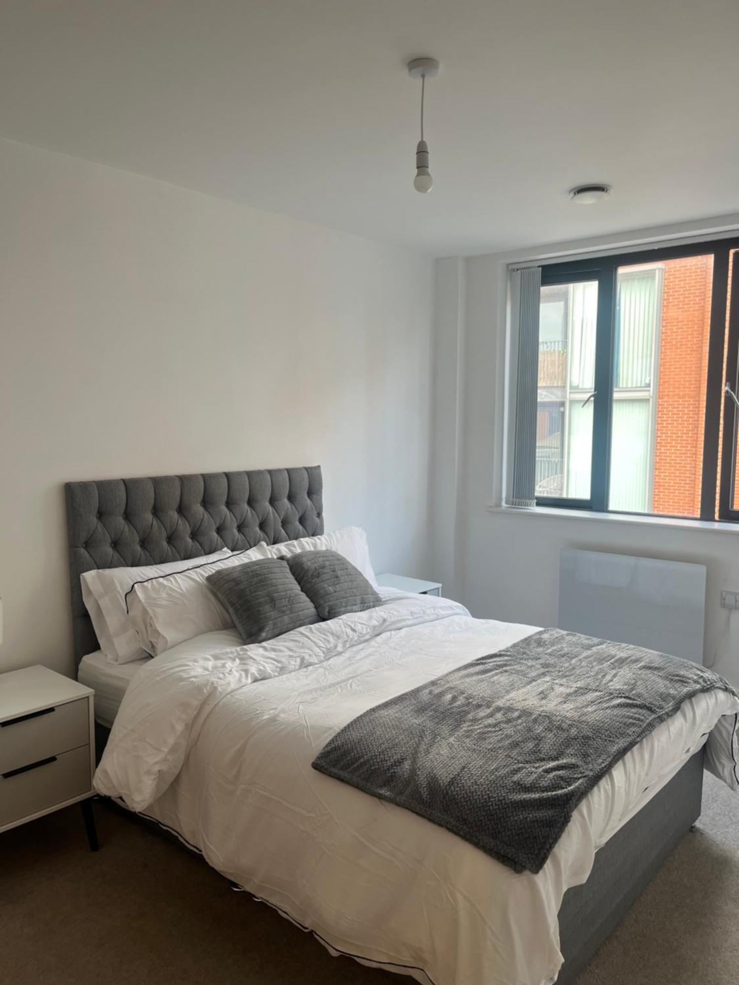 Modern 2-bed In Jewellery Quarter