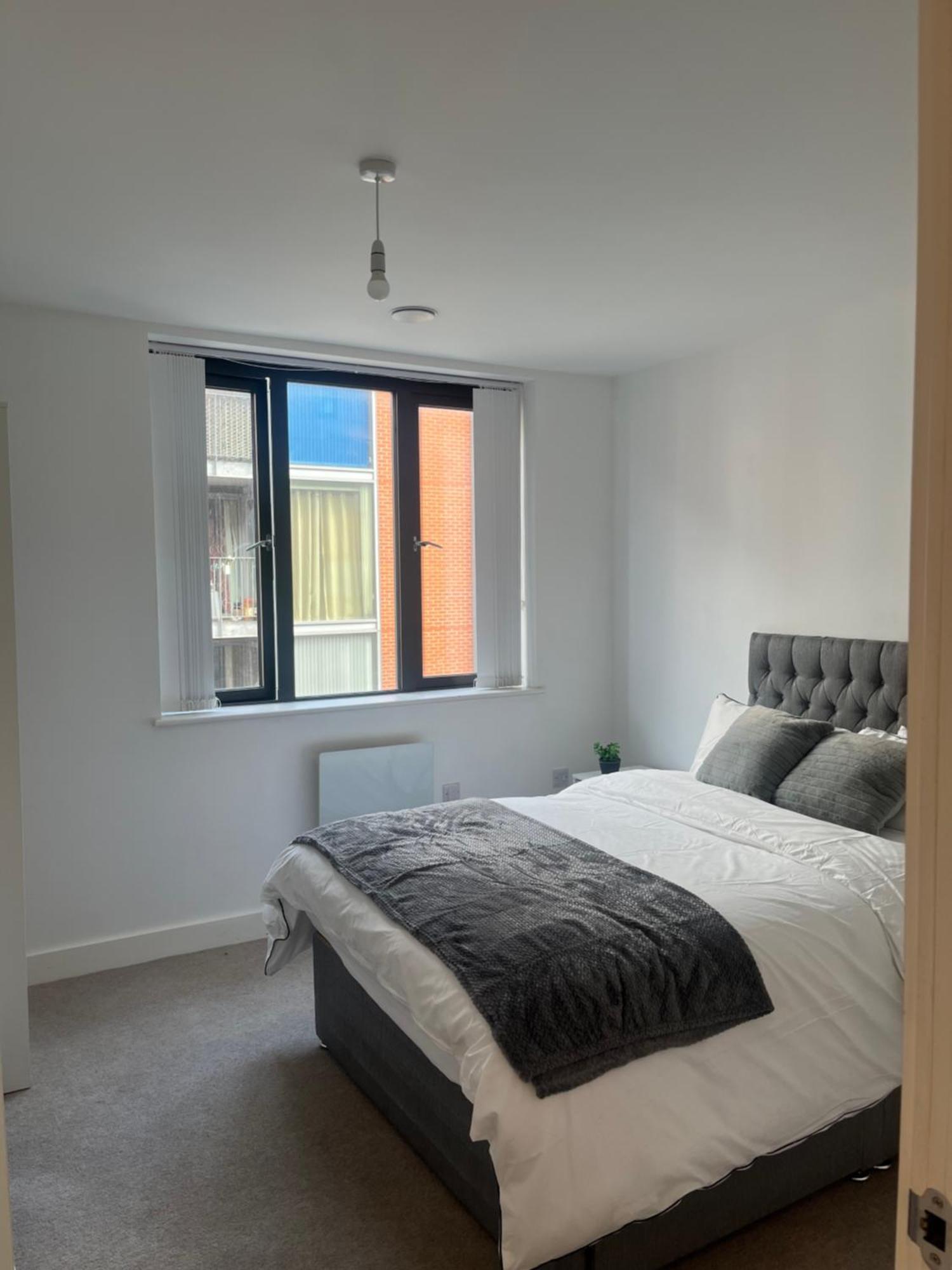 Modern 2-bed In Jewellery Quarter